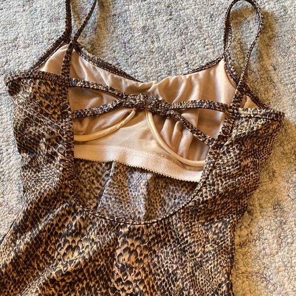 Swimsuit - Picture 4 of 5